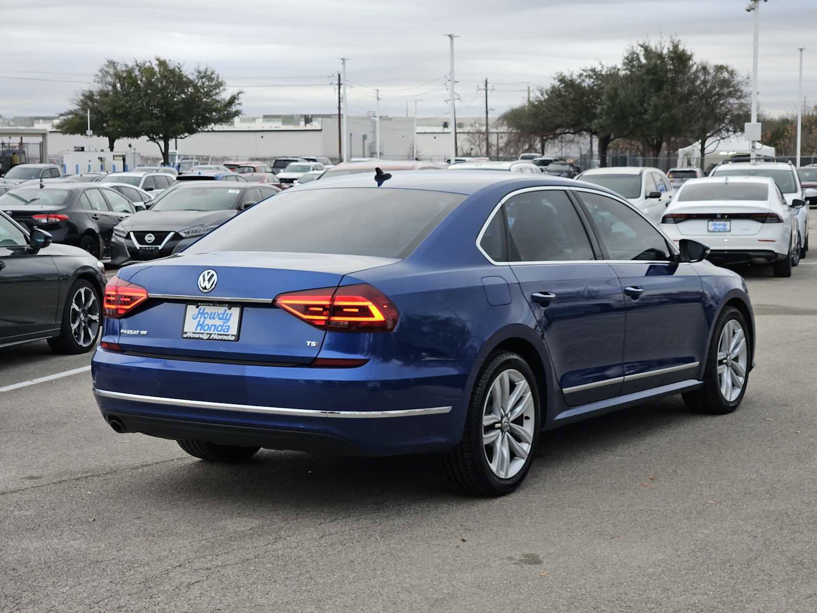 Used 2017 Volkswagen Passat 1.8T SE image 6