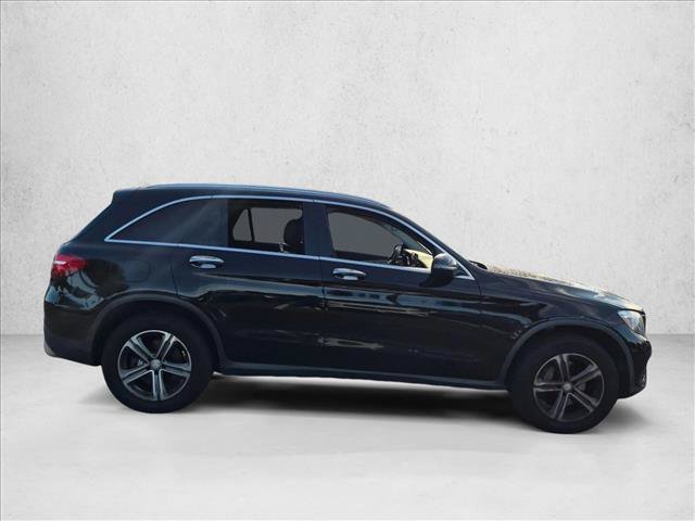Used 2017 Mercedes-Benz GLC 300 4MATIC image 4