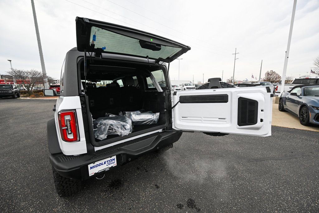 New 2025 Ford Bronco Badlands image 13