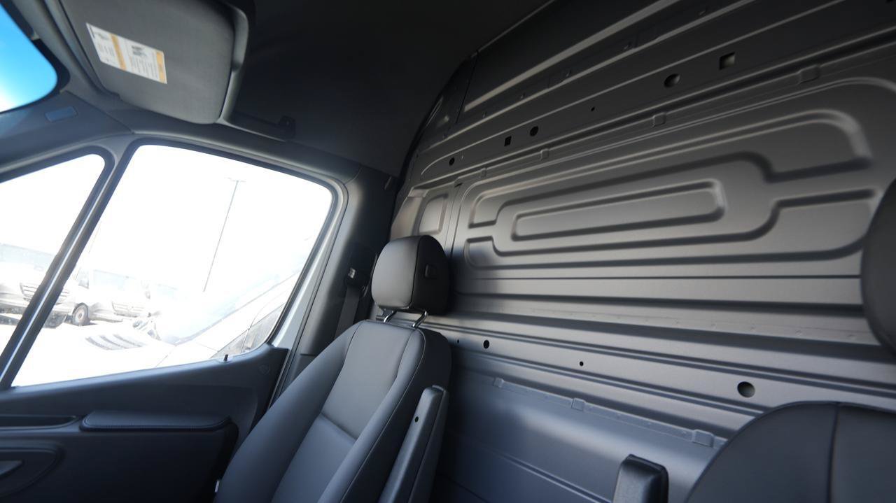 New 2026 Mercedes-Benz Sprinter 2500 image 12