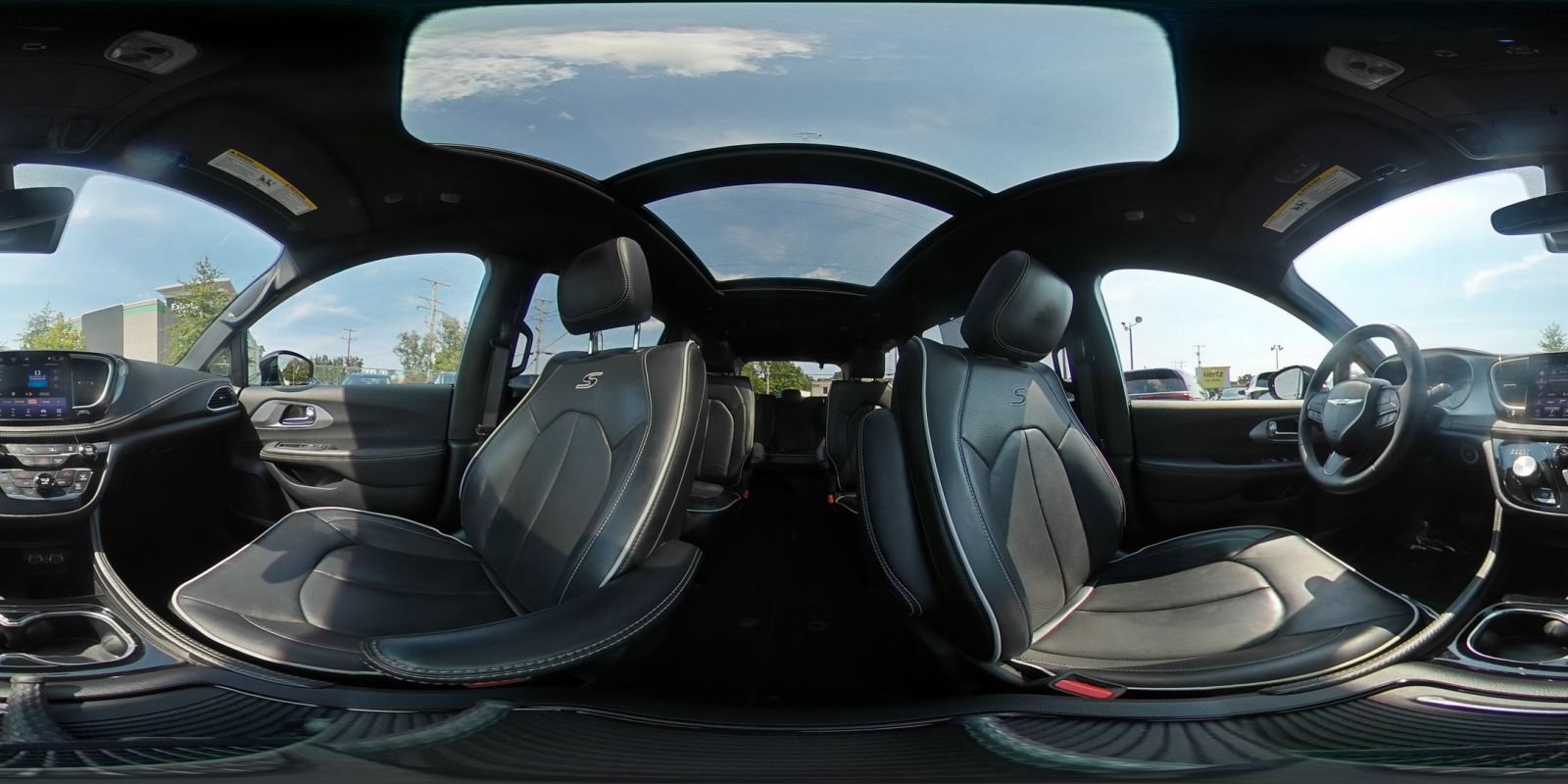 Used 2025 Chrysler Pacifica Limited FWD image 45