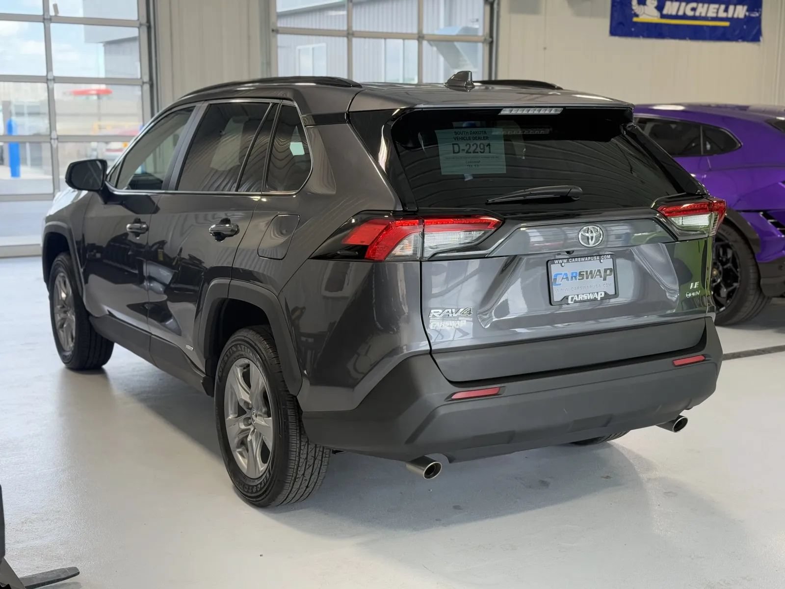 Used 2025 Toyota RAV4 LE AWD/4WD image 5