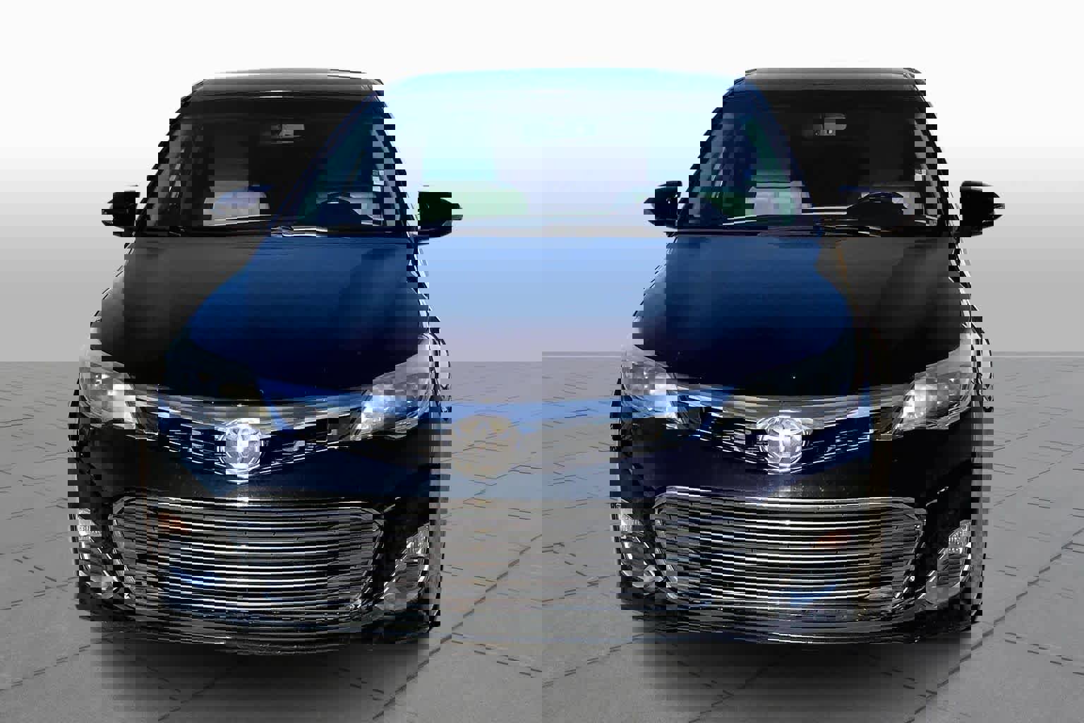 Used 2013 Toyota Avalon XLE image 3