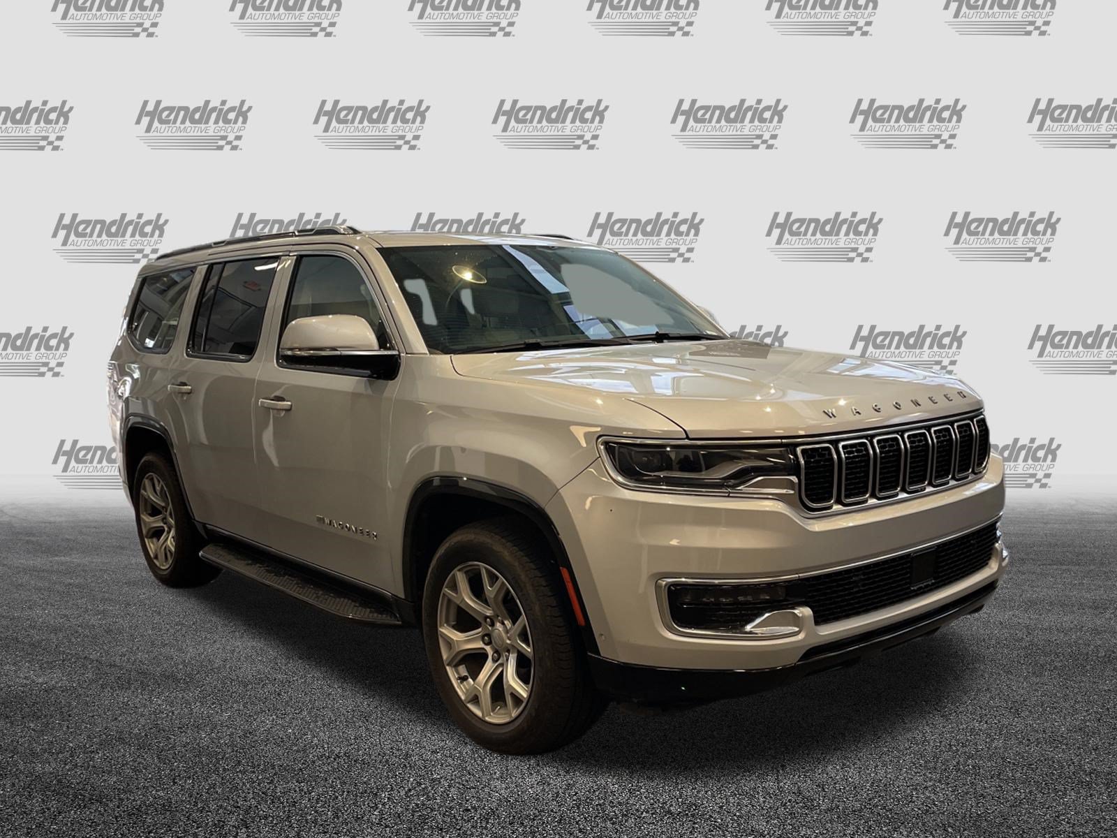 Used 2022 Jeep Wagoneer Series I w/ Premium Group I AWD/4WD image 2