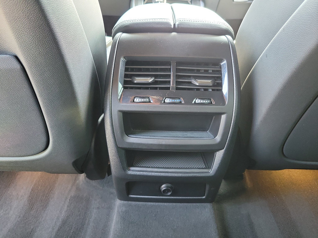 Used 2022 BMW X5 sDrive40i w/ M Sport Package RWD image 11