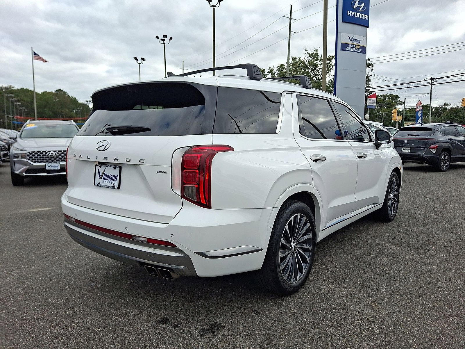 Used 2023 Hyundai Palisade Calligraphy image 31