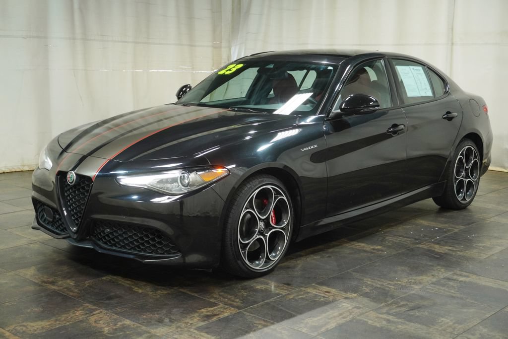 Used 2023 Alfa Romeo Giulia Veloce AWD/4WD image 2