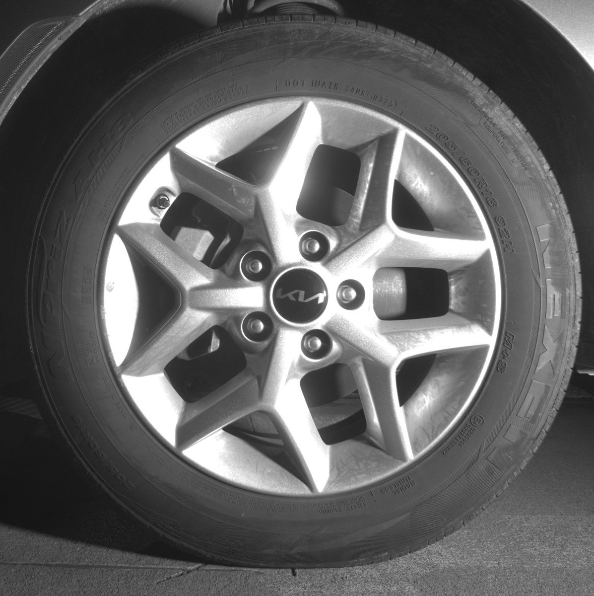 Used 2025 Kia Soul LX w/ LX Technology Package FWD image 17