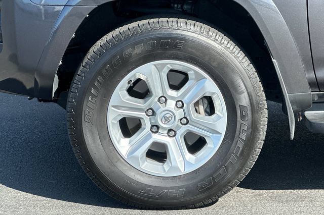 Certified 2023 Toyota 4Runner SR5 Premium w/ Moonroof Package AWD/4WD image 32