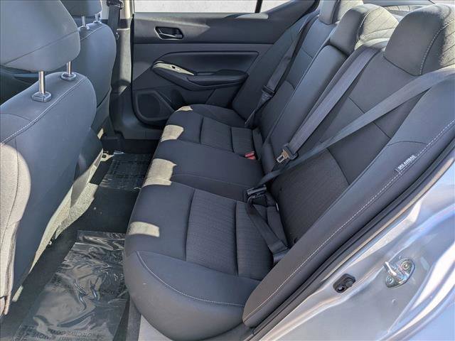 Used 2024 Nissan Altima 2.5 SV image 17