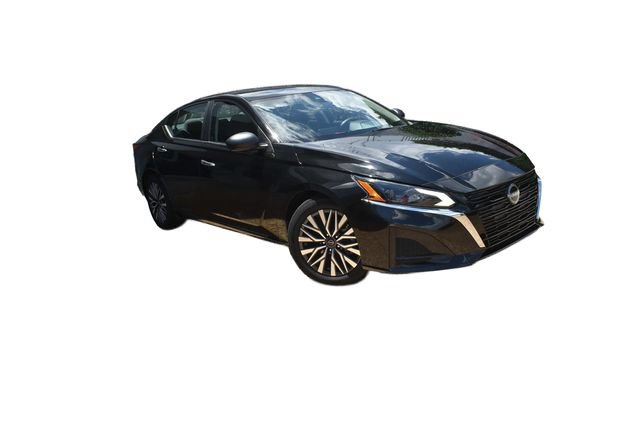 Used 2024 Nissan Altima 2.5 SV FWD image 2