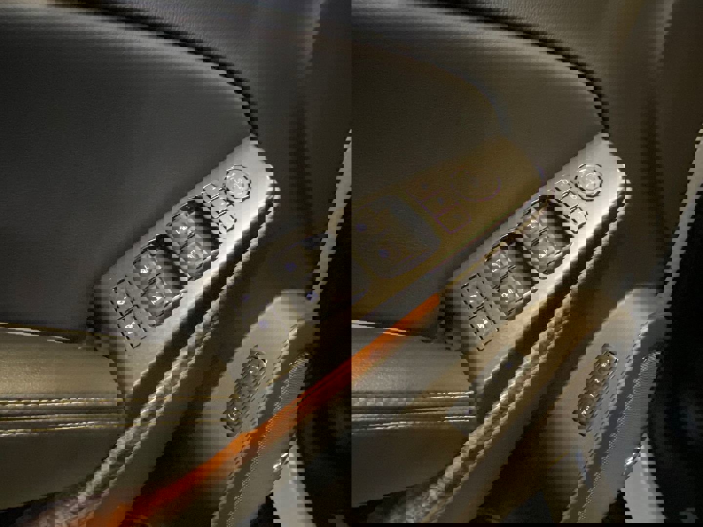 Used 2017 Chevrolet Suburban Premier image 22