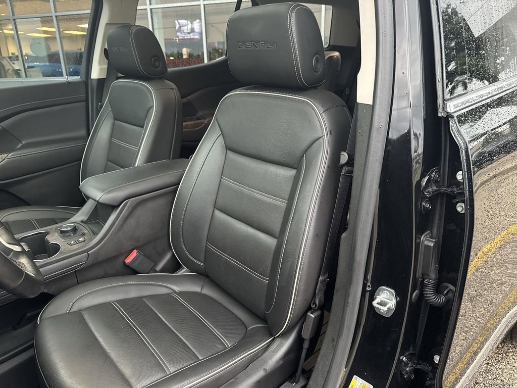 Certified 2023 GMC Acadia Denali w/ Black Diamond Edition AWD/4WD image 11