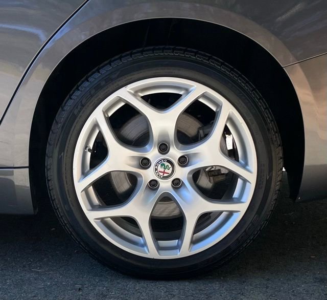 Used 2019 Alfa Romeo Giulia Ti image 6