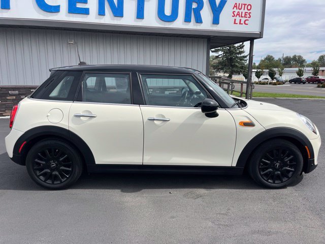 Used 2018 MINI Cooper 4-Door Hardtop FWD image 12