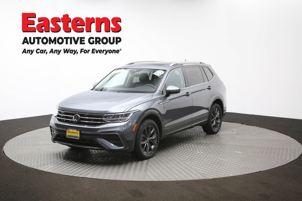 Used 2022 Volkswagen Tiguan SE w/ Panoramic Sunroof Package image 57