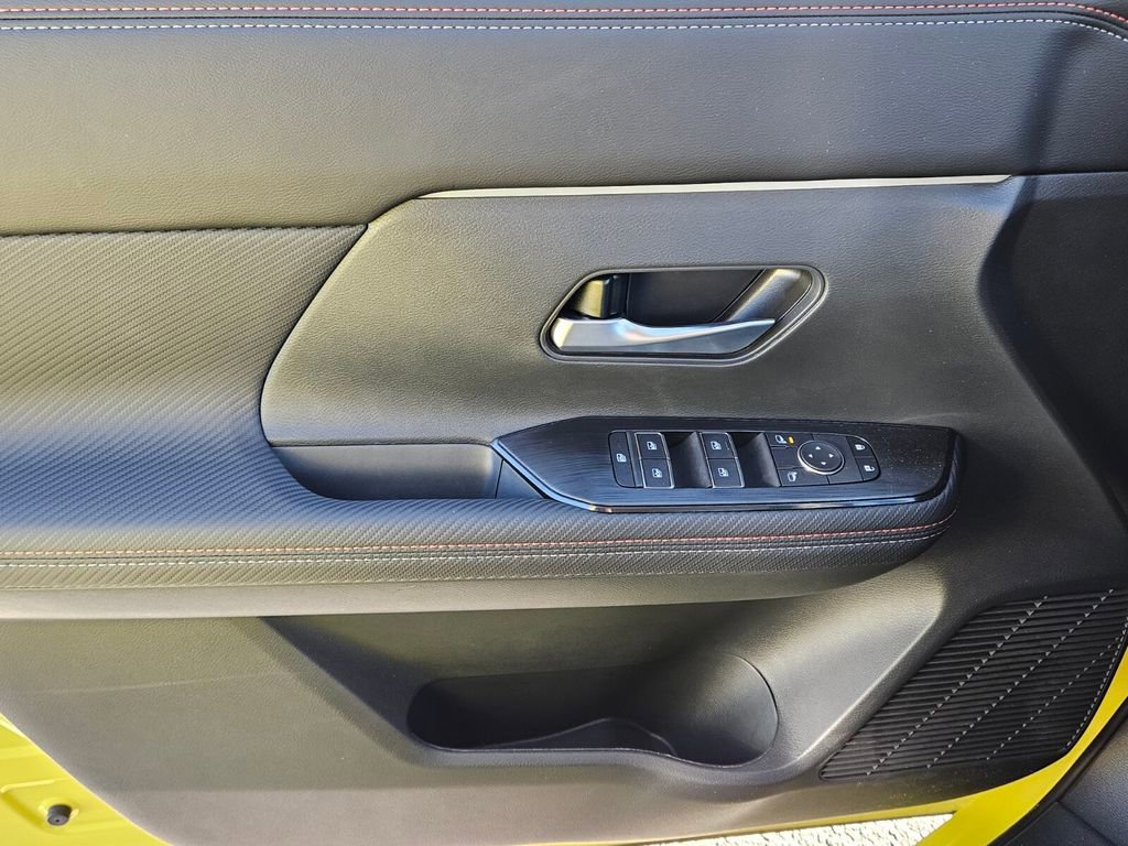 New 2026 Nissan Kicks SR w/ SR Premium Package image 28