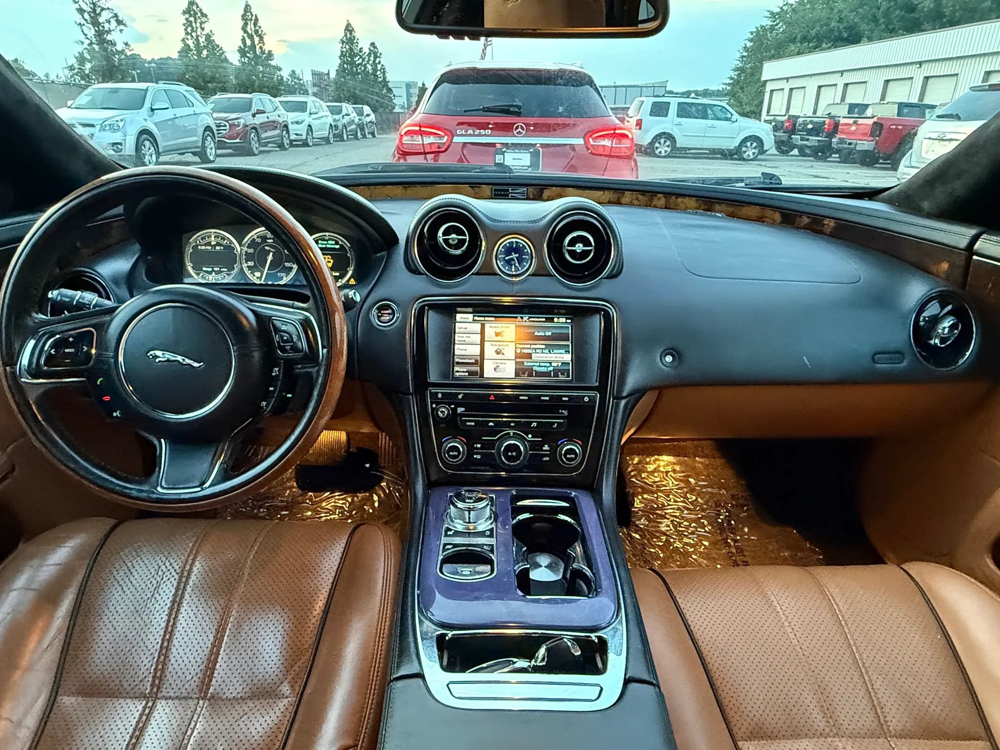 Used 2012 Jaguar XJ L RWD image 3