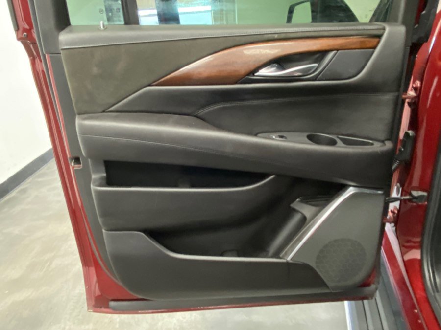 Used 2019 Cadillac Escalade ESV Premium Luxury image 45