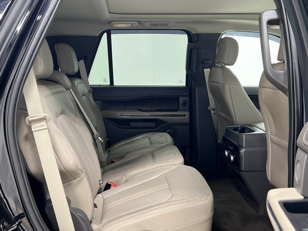 Used 2020 Ford Expedition Limited w/ Equipment Group 301A AWD/4WD image 38
