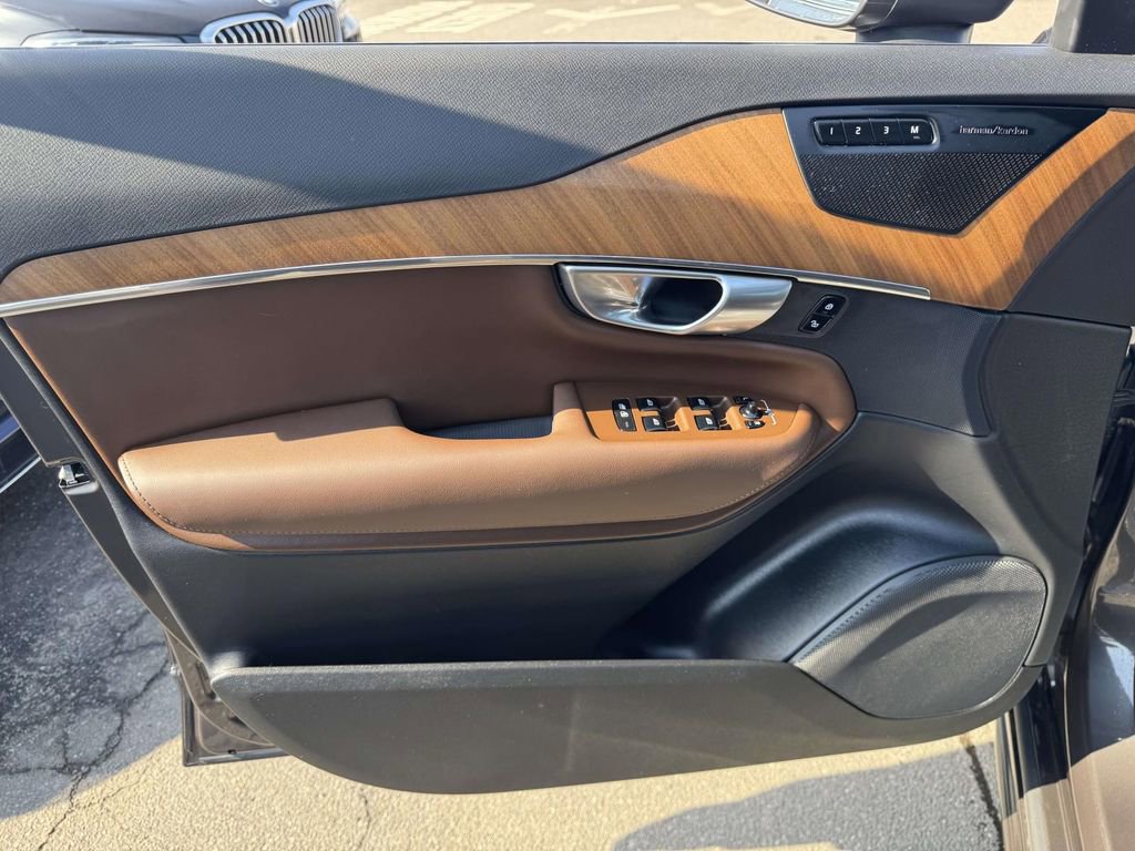 Certified 2024 Volvo XC90 T8 Plus w/ Protection Package Premier image 14