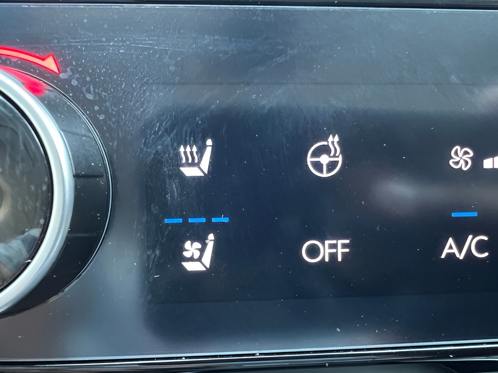 Certified 2025 Hyundai Tucson Limited FWD image 30