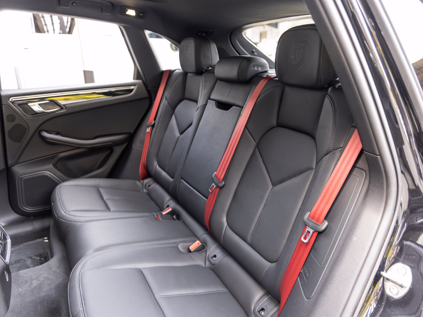 Certified 2023 Porsche Macan AWD/4WD image 50