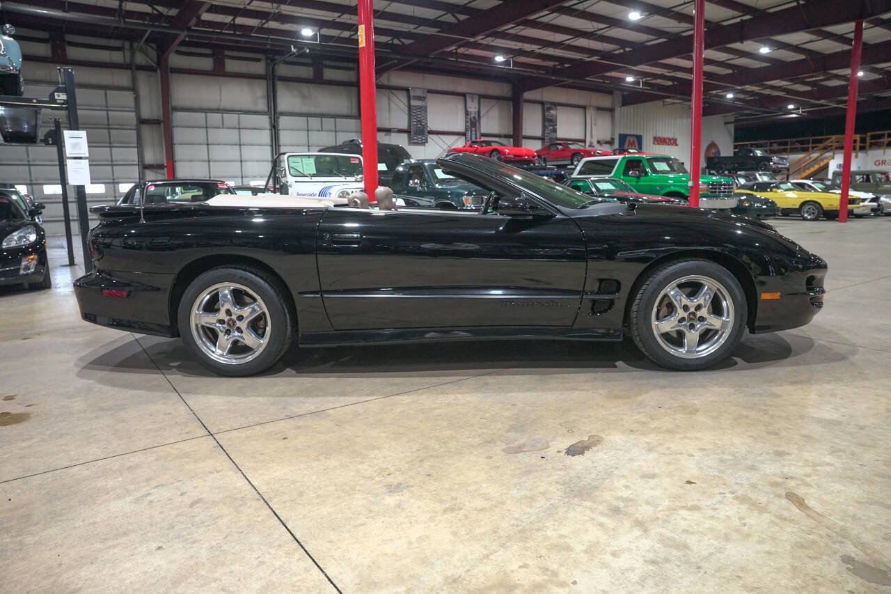 Used 2001 Pontiac Firebird Trans Am RWD image 10