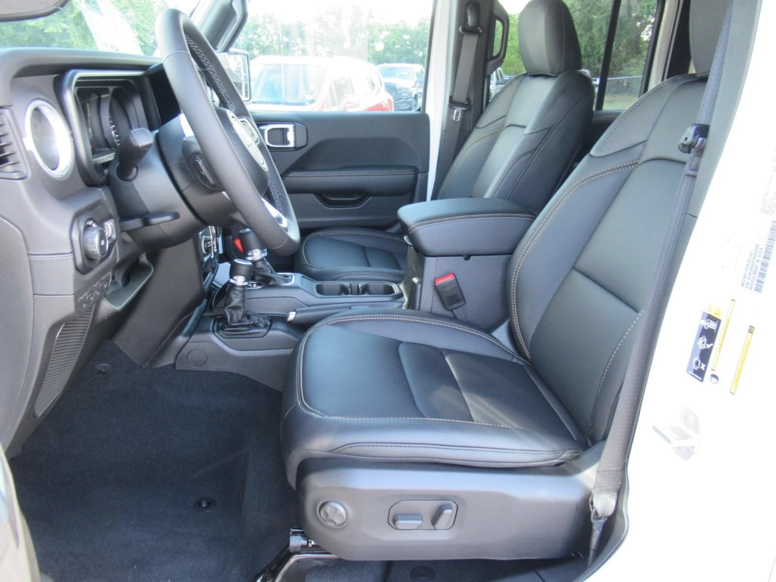 New 2026 Jeep Wrangler Unlimited Sahara AWD/4WD image 19