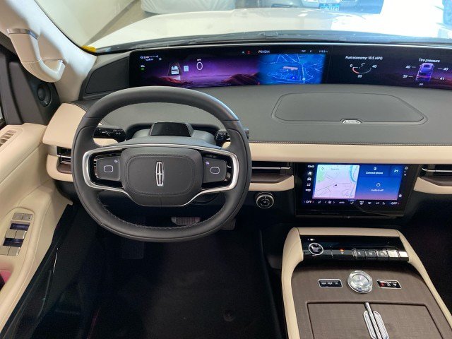 New 2027 Lincoln Navigator Premiere AWD/4WD image 15