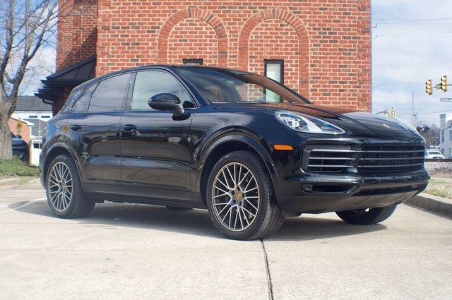Used 2023 Porsche Cayenne AWD/4WD image 3