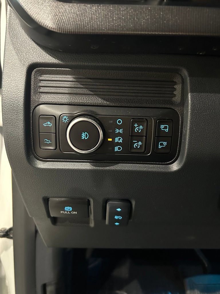 Used 2026 Ford F250 Platinum w/ Tremor Off-Road Package AWD/4WD image 15