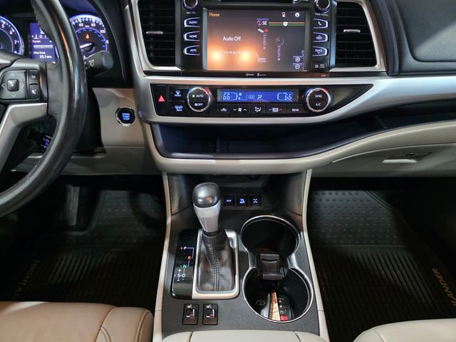 Used 2014 Toyota Highlander XLE AWD/4WD image 21