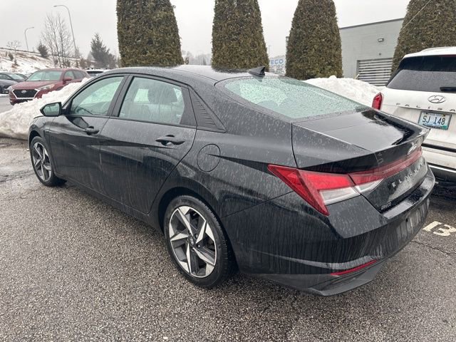 Used 2023 Hyundai Elantra SEL w/ Convenience Package image 2