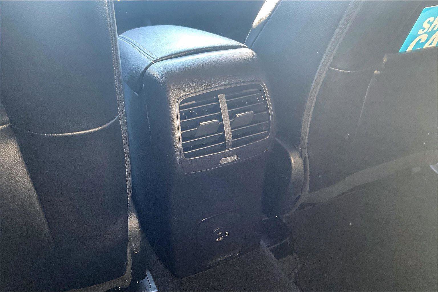 Used 2022 Ford Escape Titanium w/ Class II Trailer Tow Package image 25