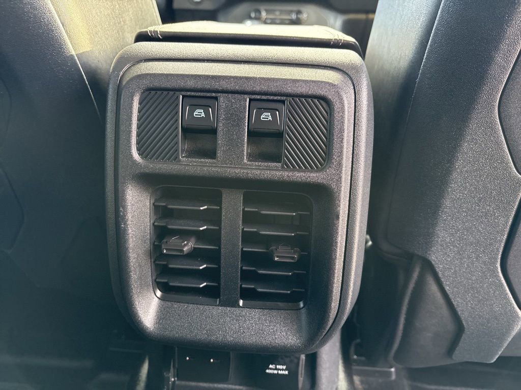 Used 2025 Ford Bronco Badlands image 17