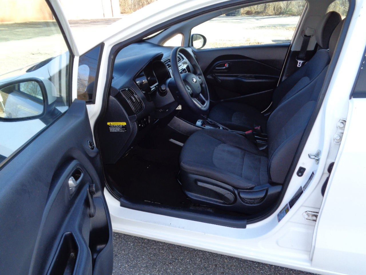 Used 2017 Kia Rio LX image 12