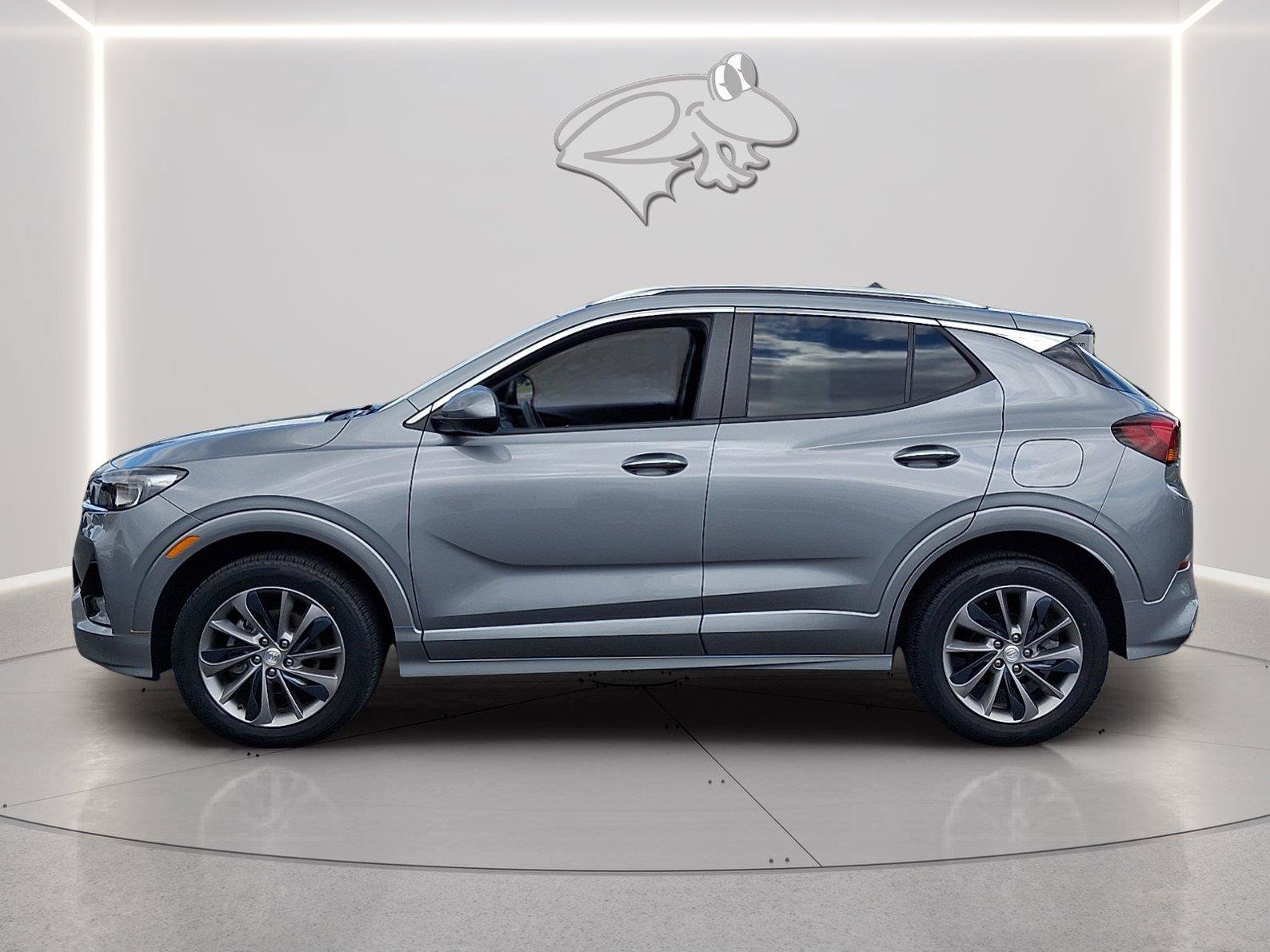 Used 2023 Buick Encore GX Select w/ Sport Touring Package AWD/4WD image 2