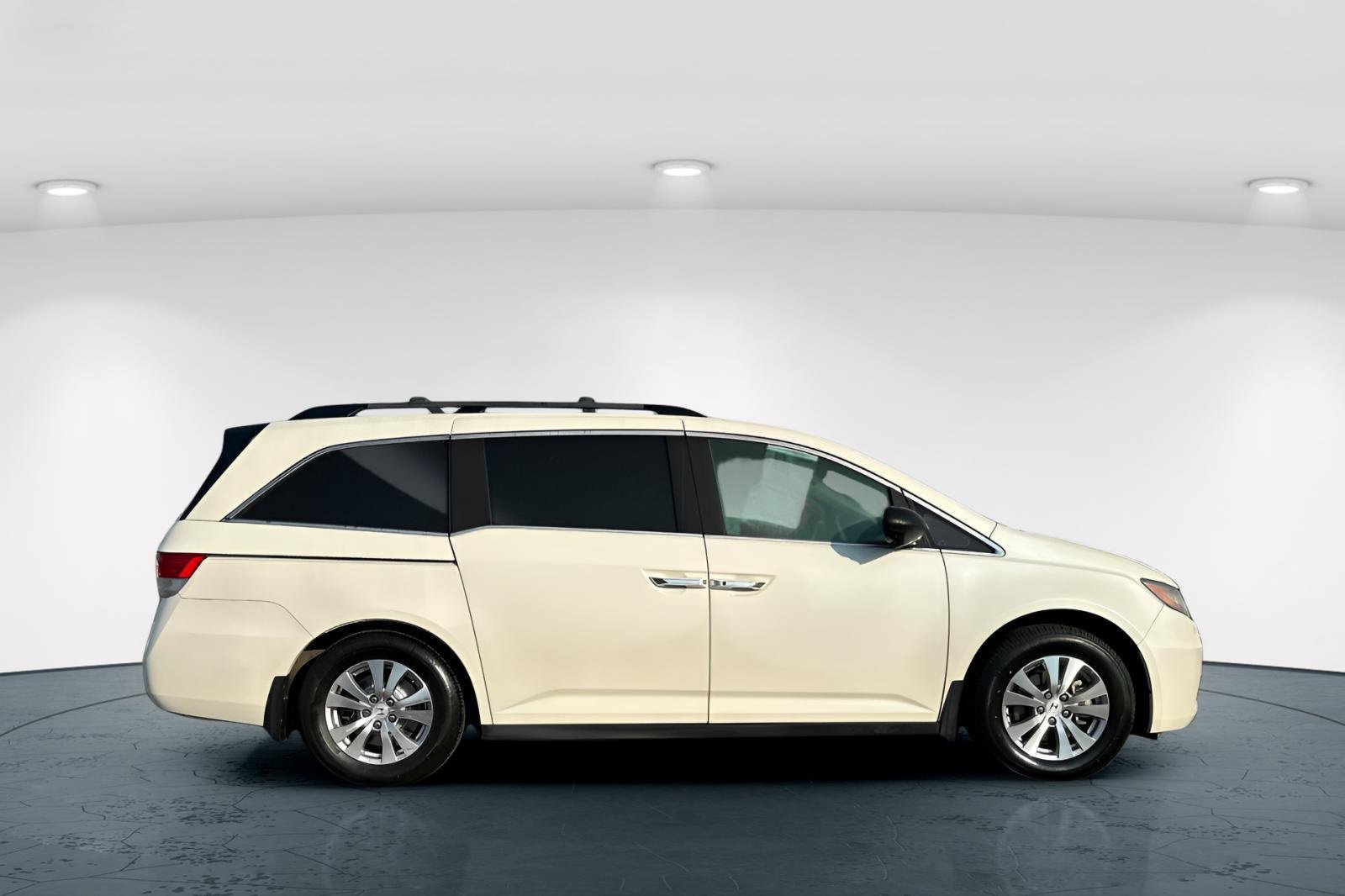 Used 2016 Honda Odyssey SE image 7