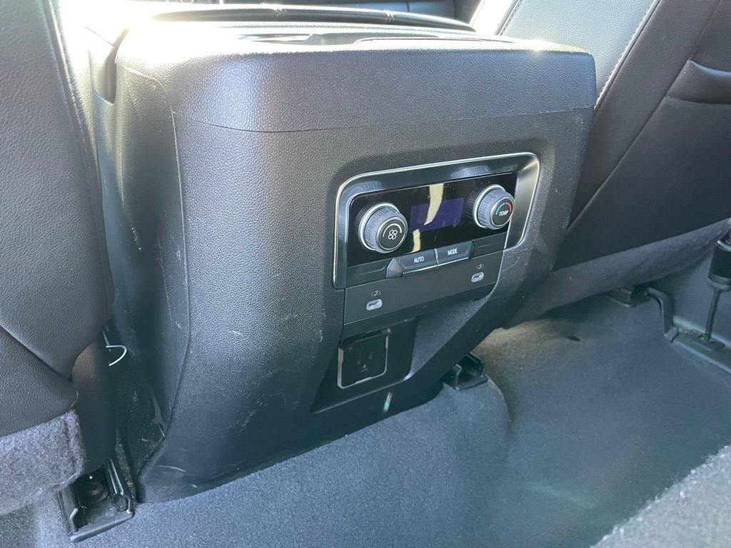 Used 2024 Chevrolet Suburban LT AWD/4WD image 24