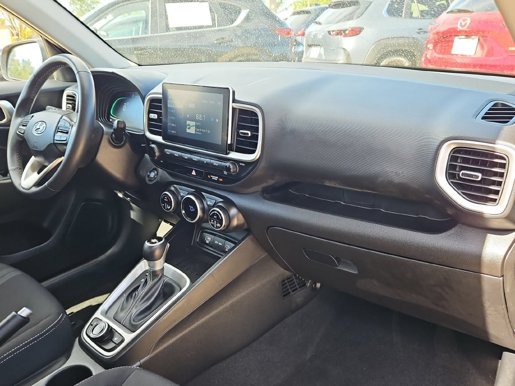 Used 2026 Hyundai Venue SEL FWD image 29