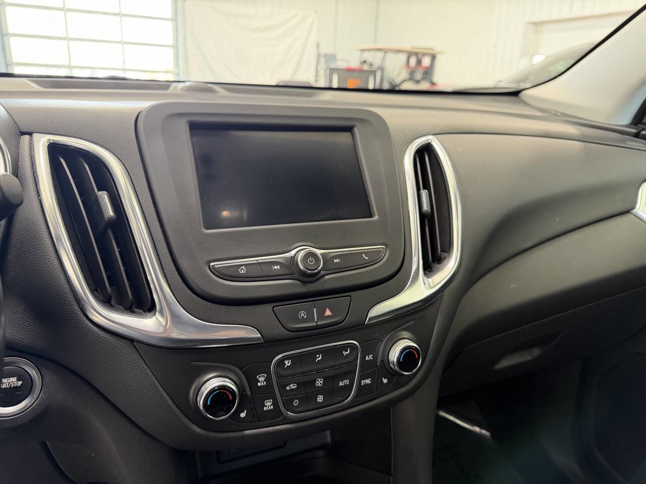 Used 2022 Chevrolet Equinox LT w/ Driver Convenience Package AWD/4WD image 11