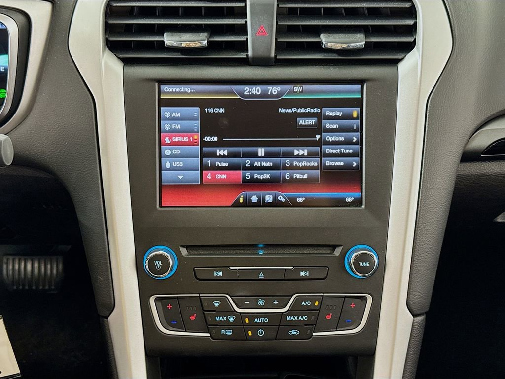 Used 2016 Ford Fusion SE image 14