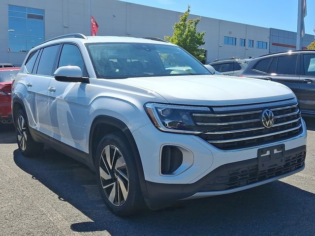 Used 2024 Volkswagen Atlas SE AWD/4WD image 3