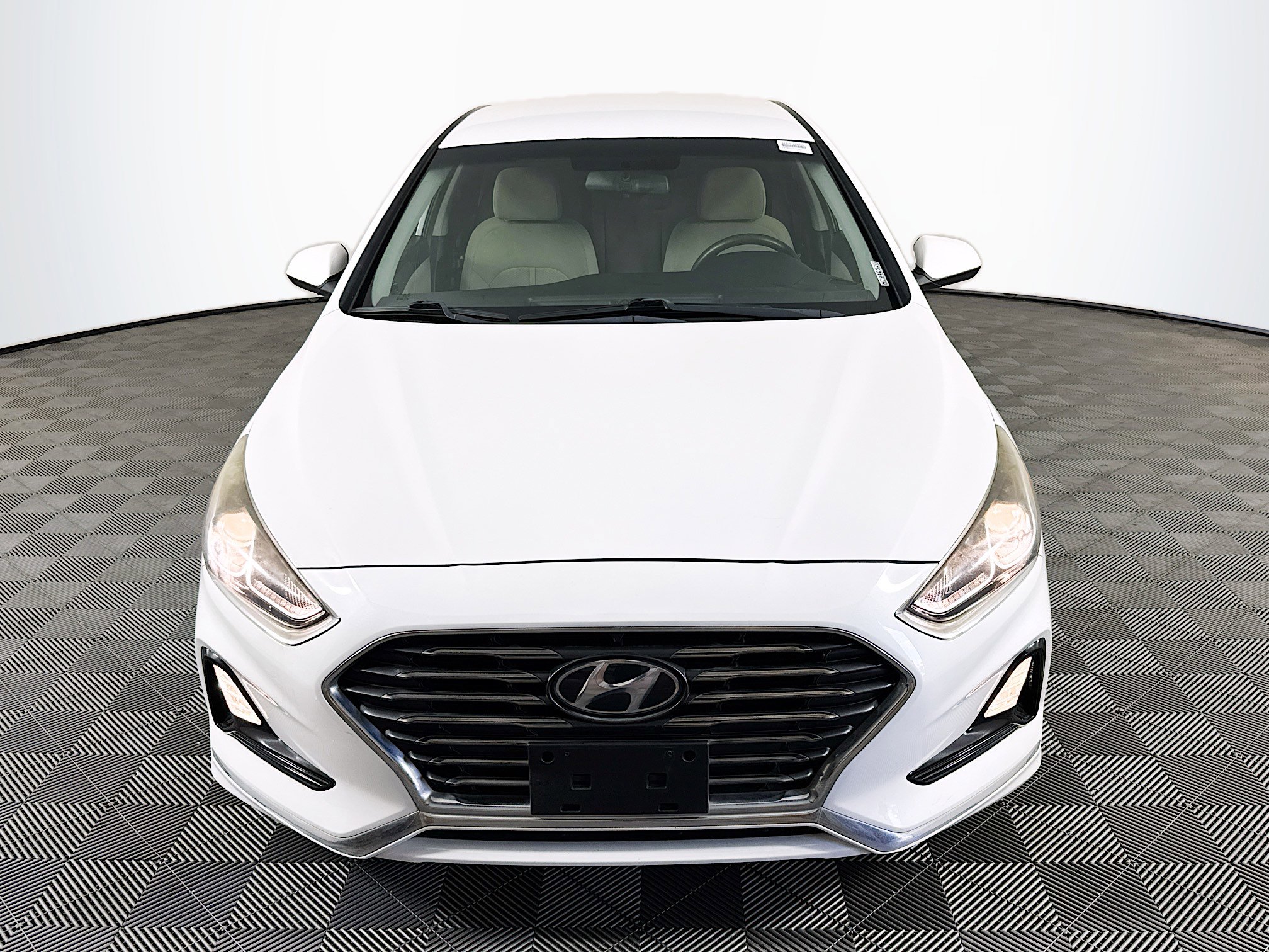 Used 2019 Hyundai Sonata SE image 2