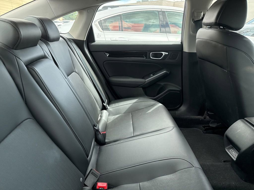 Used 2023 Honda Civic Touring image 4