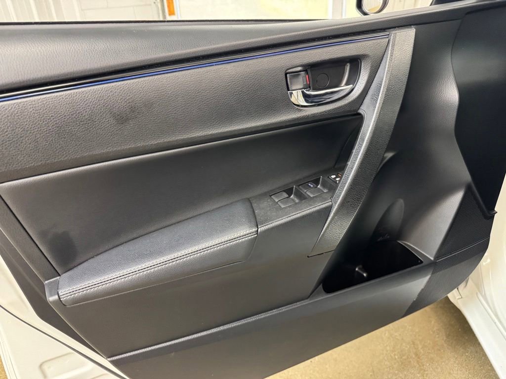 Used 2019 Toyota Corolla SE w/ SE Premium Package FWD image 7