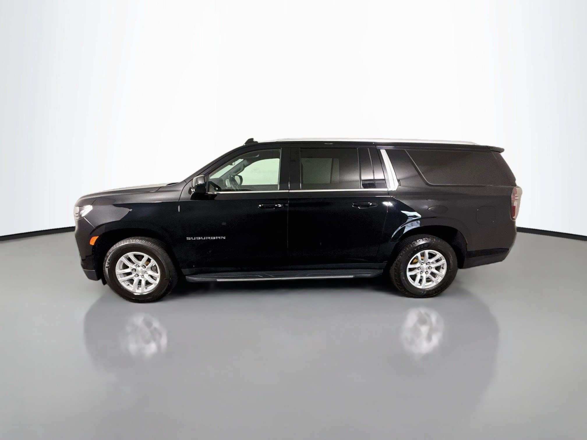 Used 2021 Chevrolet Suburban LS AWD/4WD image 6