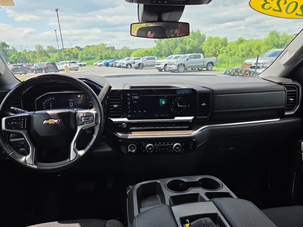 Certified 2023 Chevrolet Silverado 1500 LT AWD/4WD image 11