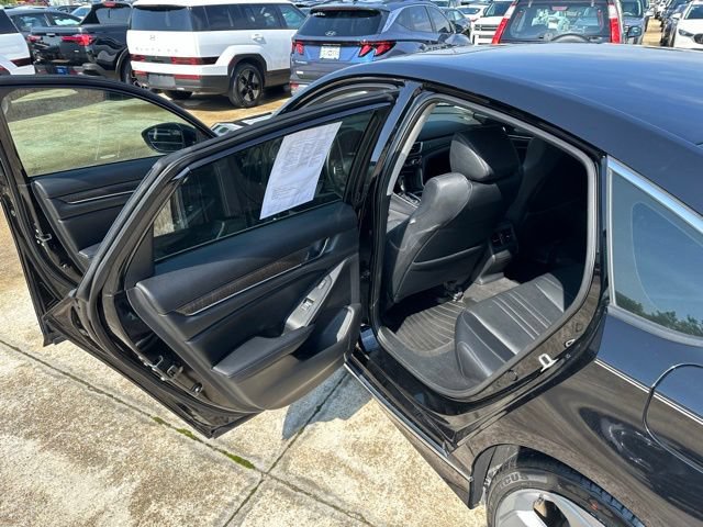 Used 2018 Honda Accord Touring image 11